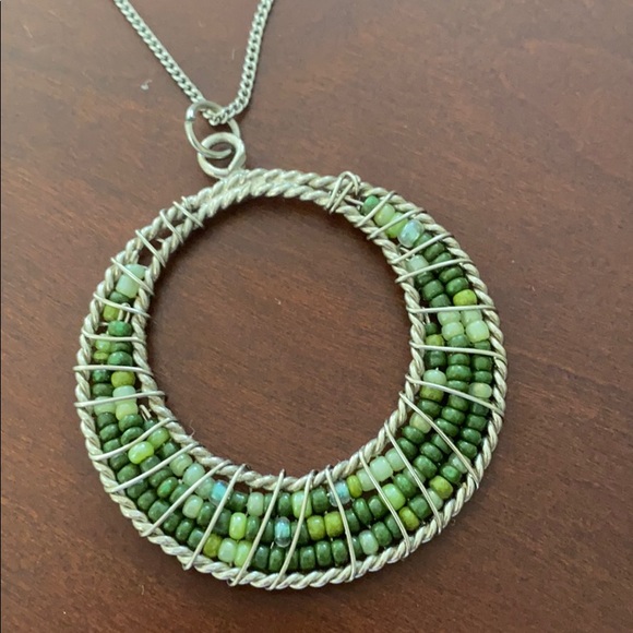Green pendant necklace - Picture 2 of 3